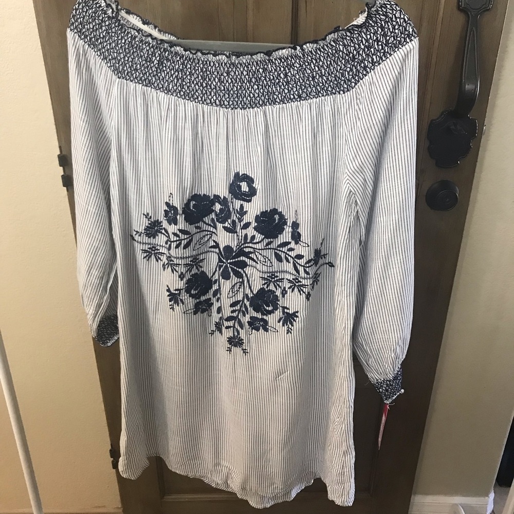 Xhilaration Stripped off the shoulder dress floral